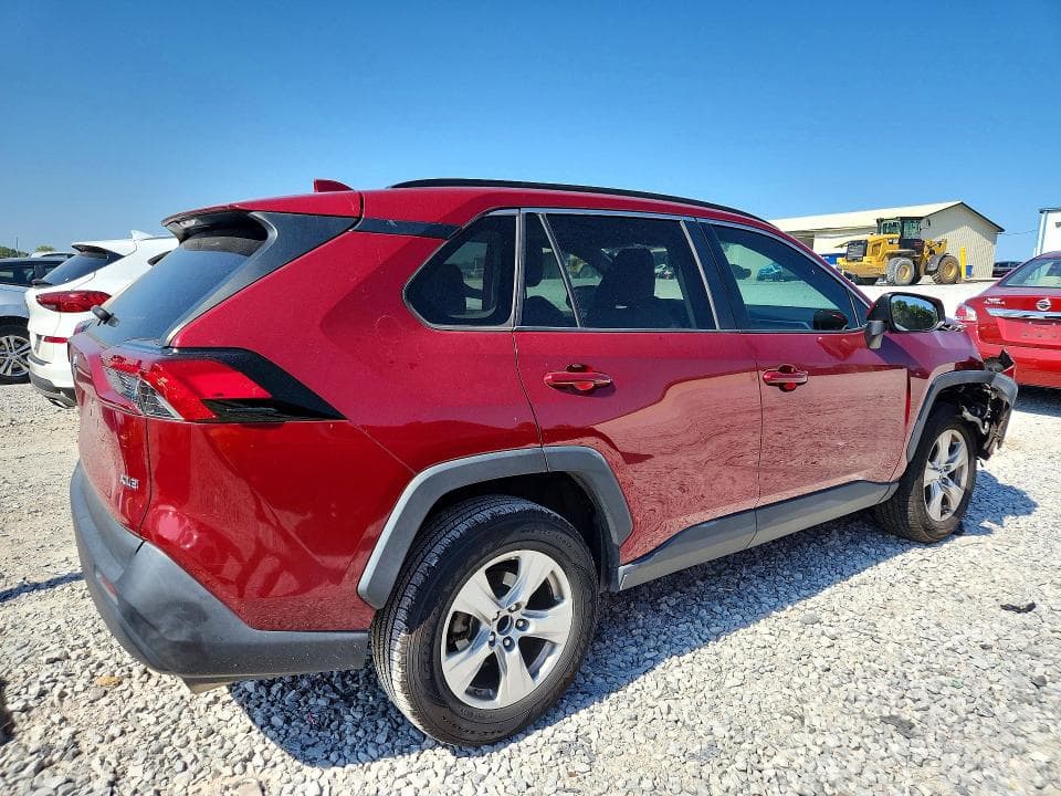 2019 TOYOTA RAV4 XLE 3