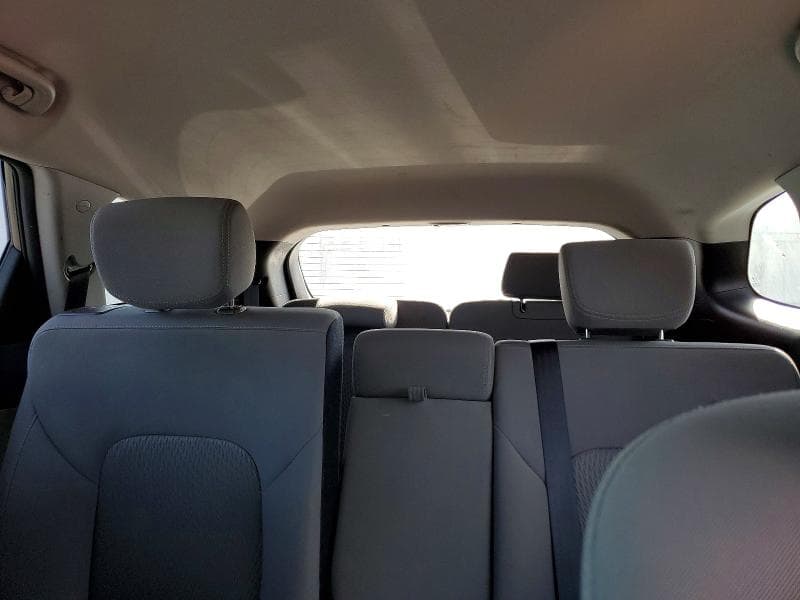 2017 HYUNDAI SANTA FE SE 10