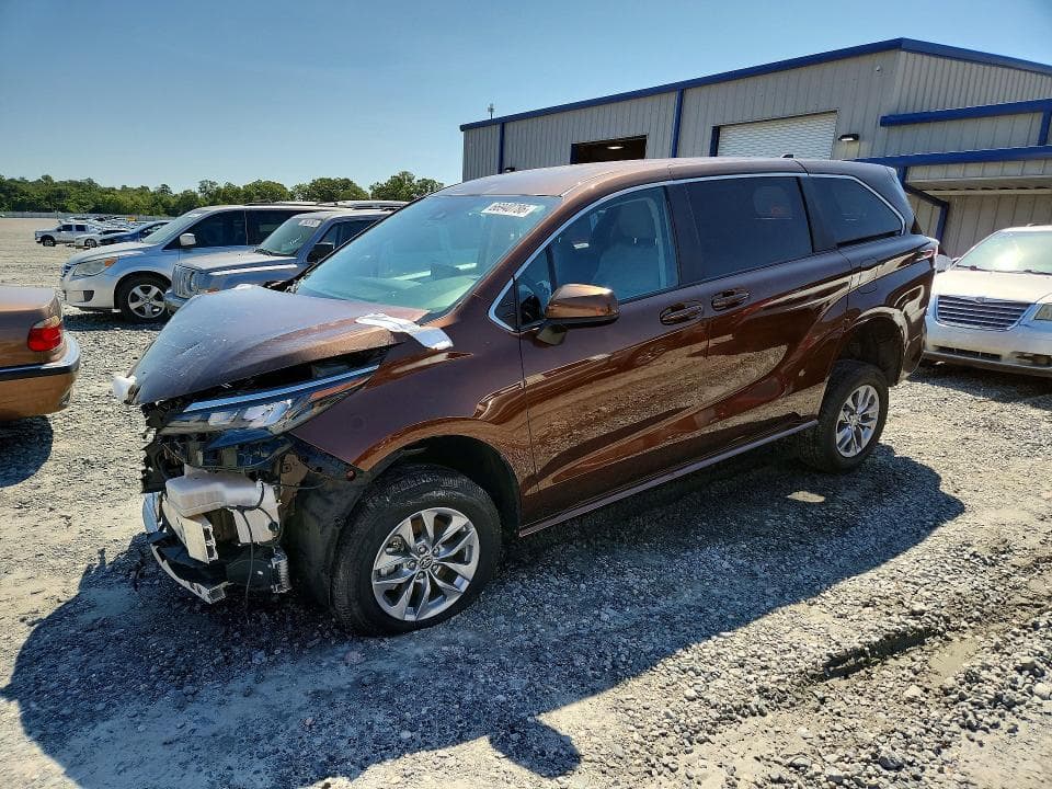 2024 TOYOTA SIENNA LE - 1