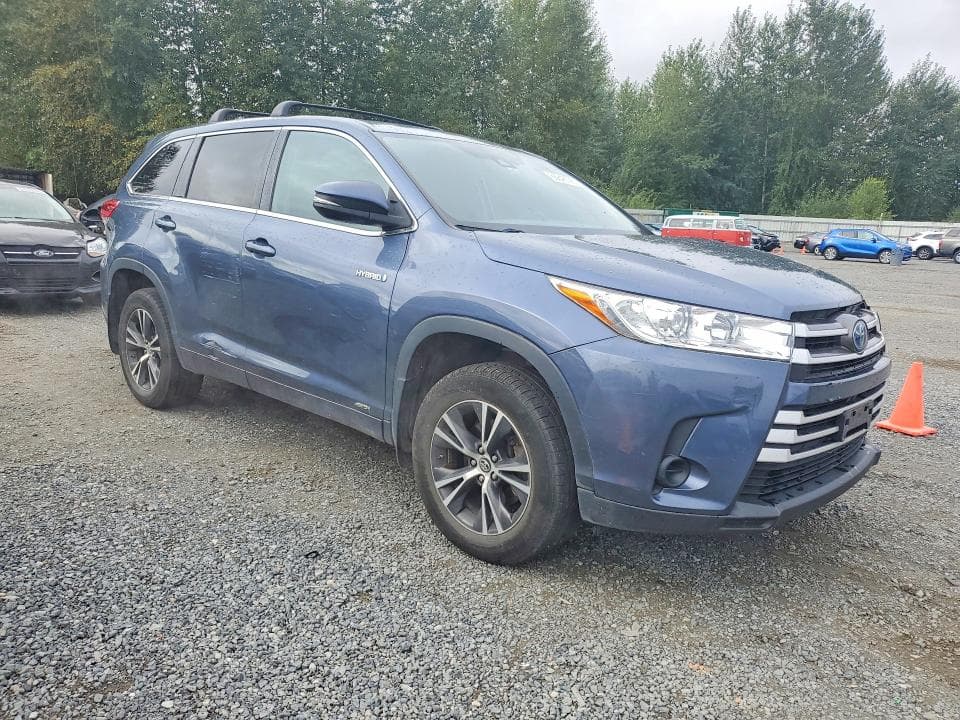 2018 TOYOTA HIGHLANDER HYBRID LE 4
