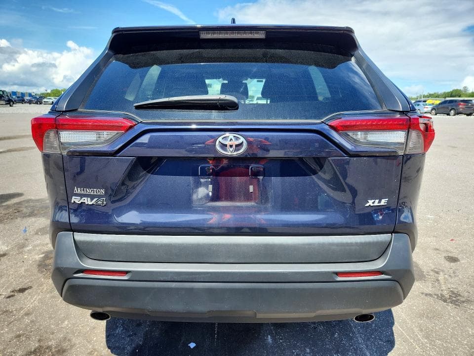 2021 TOYOTA RAV4 XLE 6