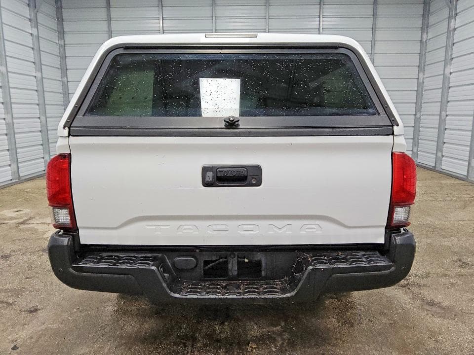 2022 TOYOTA TACOMA SR 6