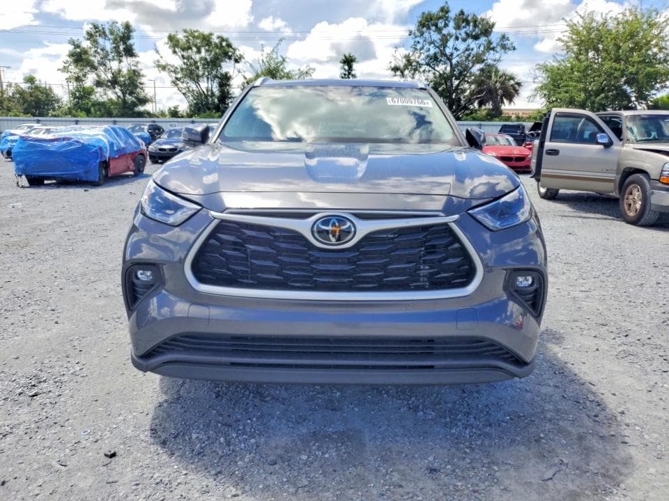 2023 TOYOTA HIGHLANDER XLE 5