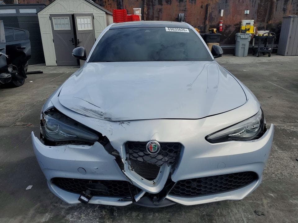 2021 ALFA ROMEO GIULIA TI 5