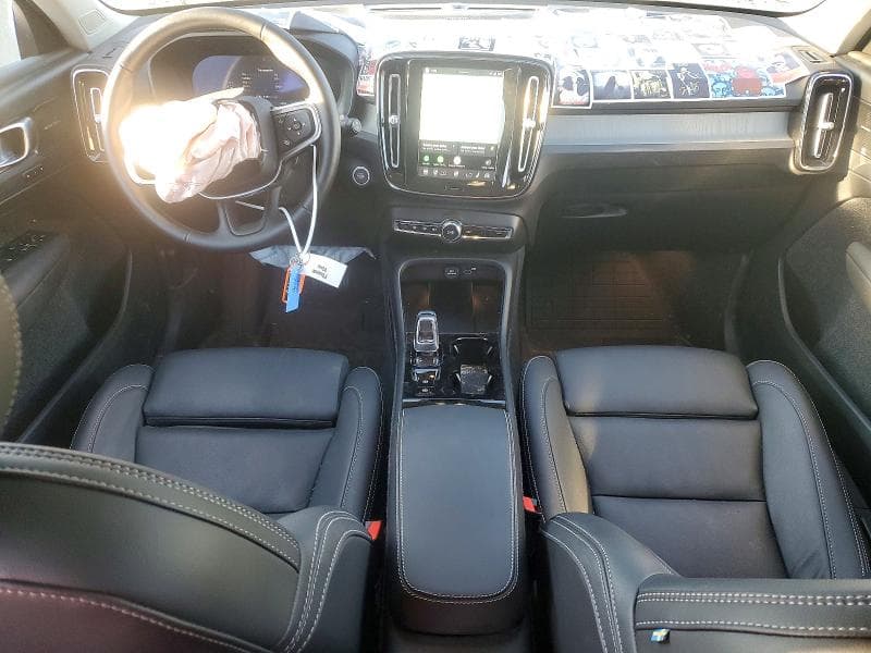 2026 VOLVO XC40 PLUS 8