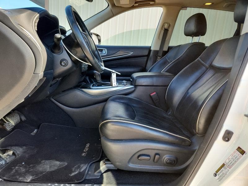 2017 INFINITI QX60 BASE 7