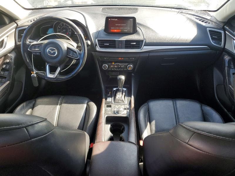 2018 MAZDA 3 TOURING 8