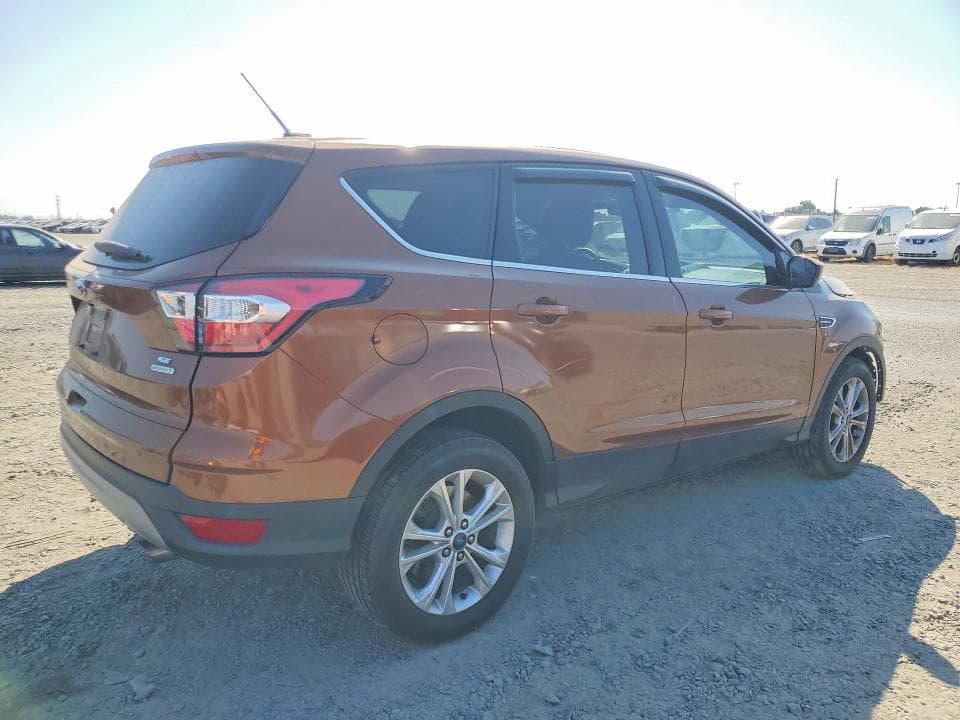 2017 FORD ESCAPE SE 3