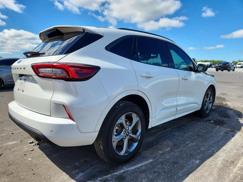 2024 FORD ESCAPE ST LINE 3