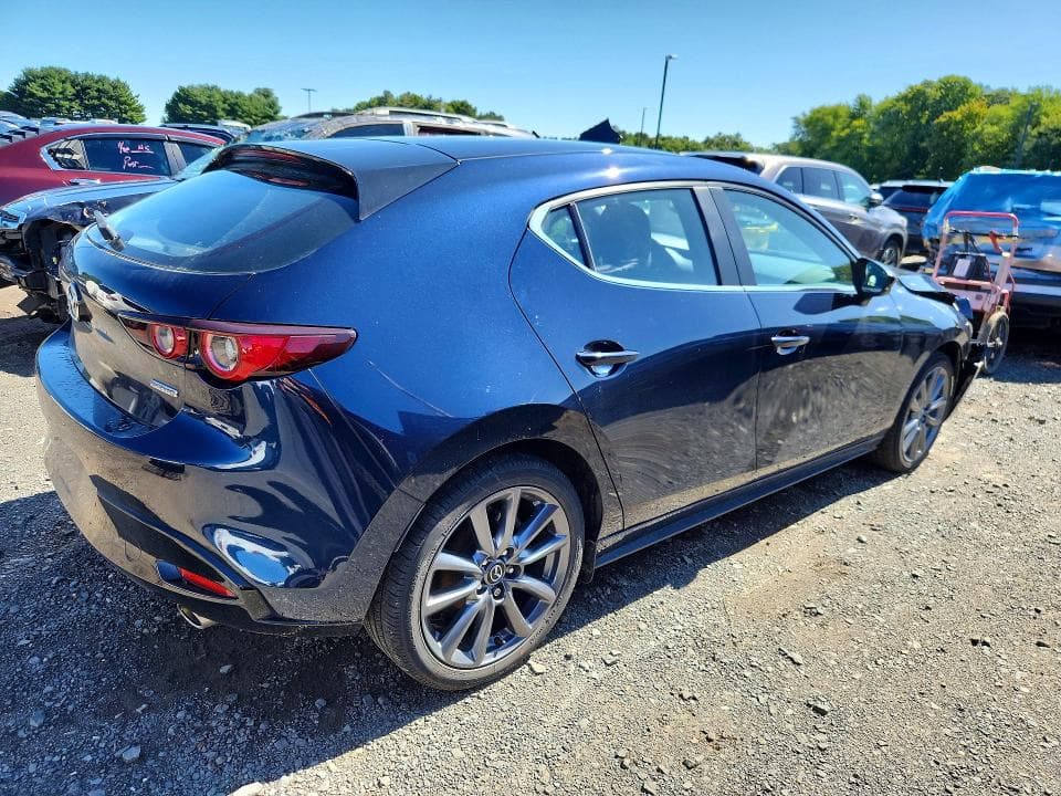 2023 MAZDA 3 SELECT 3