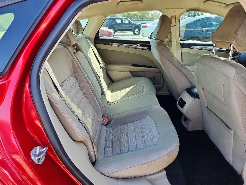 2020 FORD FUSION SE 10