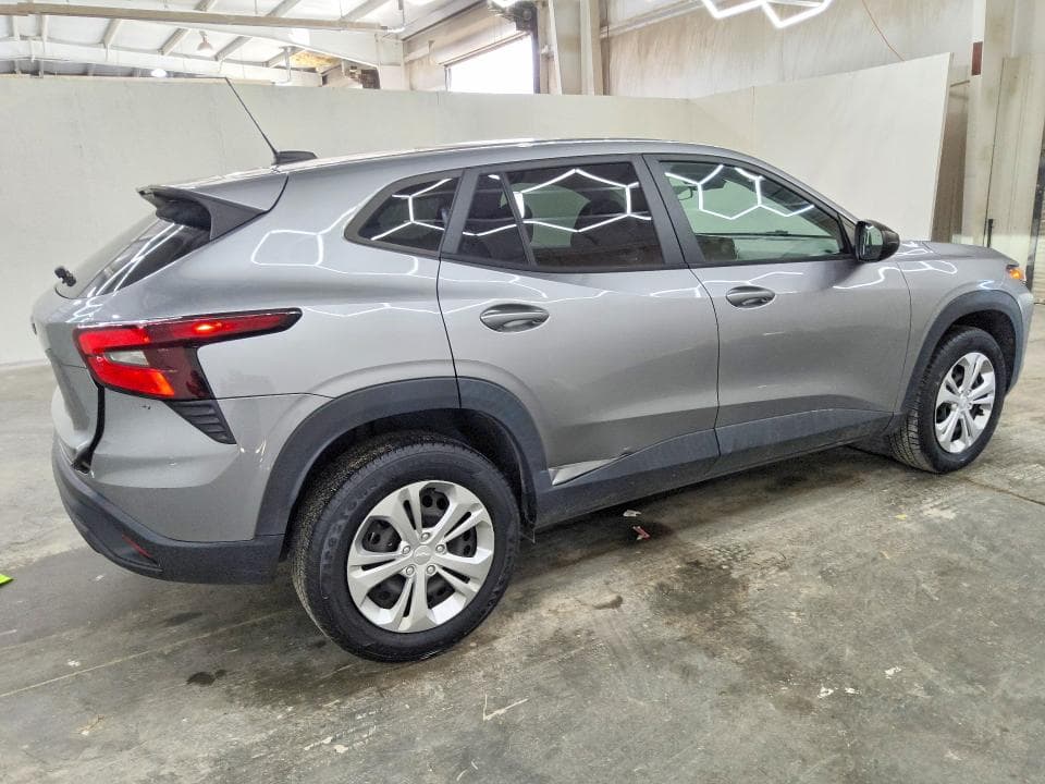 2024 CHEVROLET TRAX LS 3
