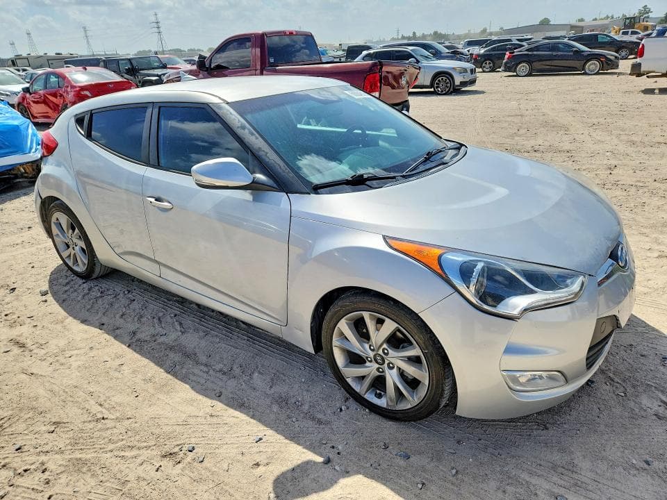 2017 HYUNDAI VELOSTER BASE 4