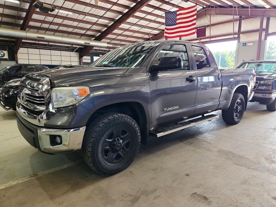 2017 TOYOTA TUNDRA SR5