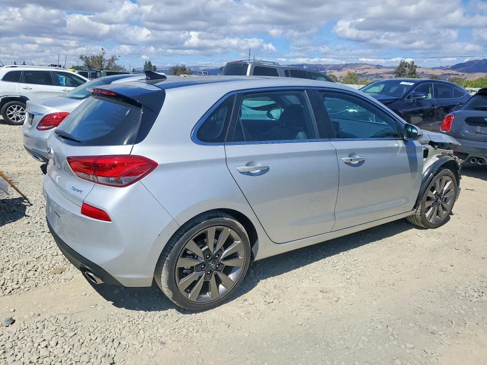 2018 HYUNDAI ELANTRA GT SPORT 3