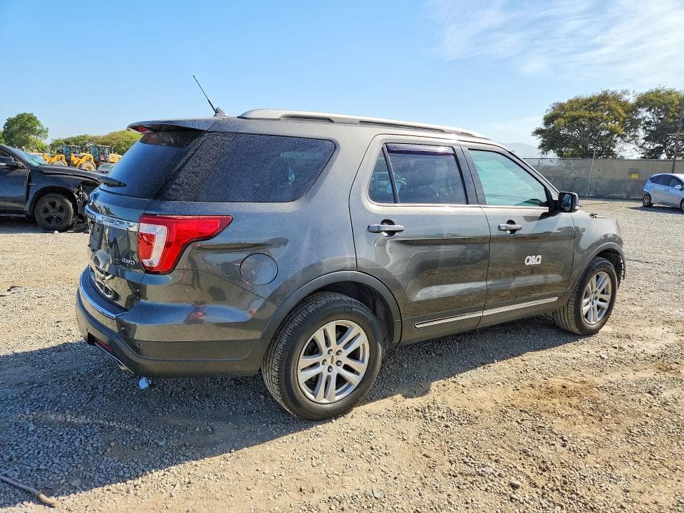 2018 FORD EXPLORER XLT 3