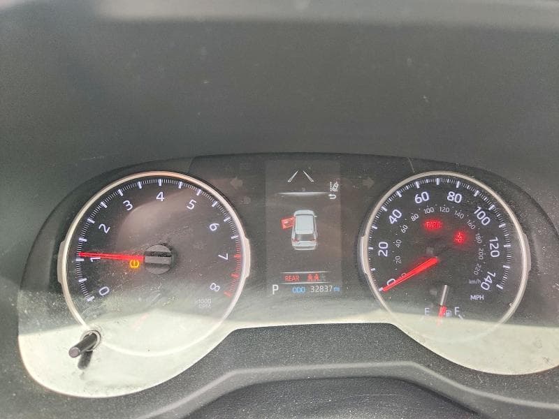 2022 TOYOTA RAV4 XLE 9