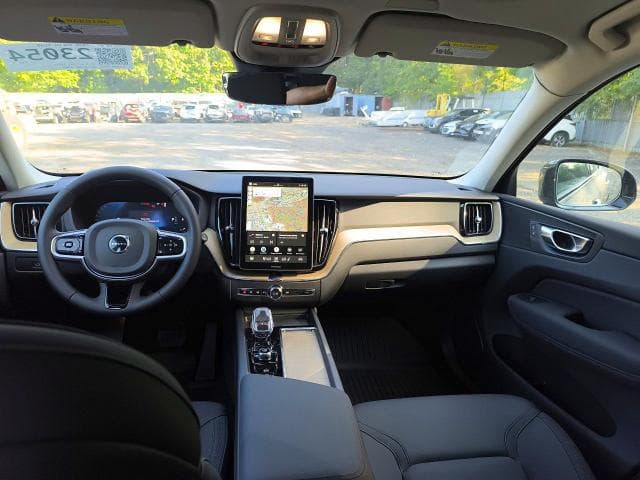 2026 VOLVO XC60 PLUS 10