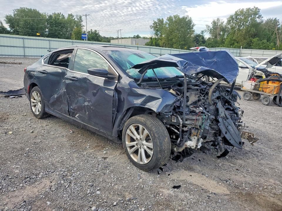 2017 CHRYSLER 200 LIMITED 4