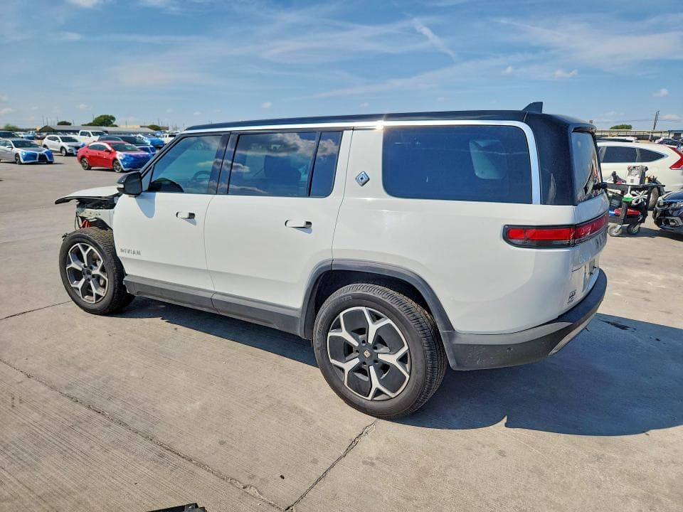 2023 RIVIAN R1S ADVENTURE 2