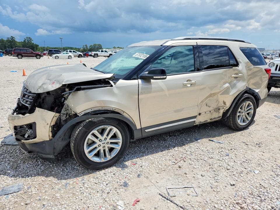 2017 FORD EXPLORER XLT - 1