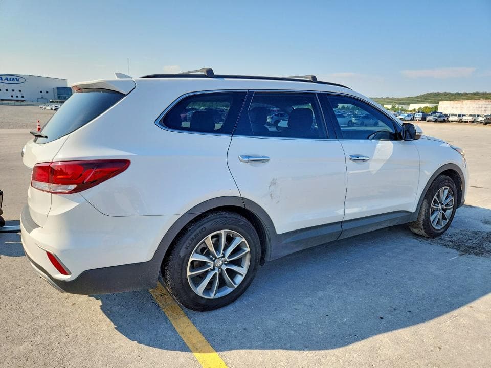 2017 HYUNDAI SANTA FE SE 3
