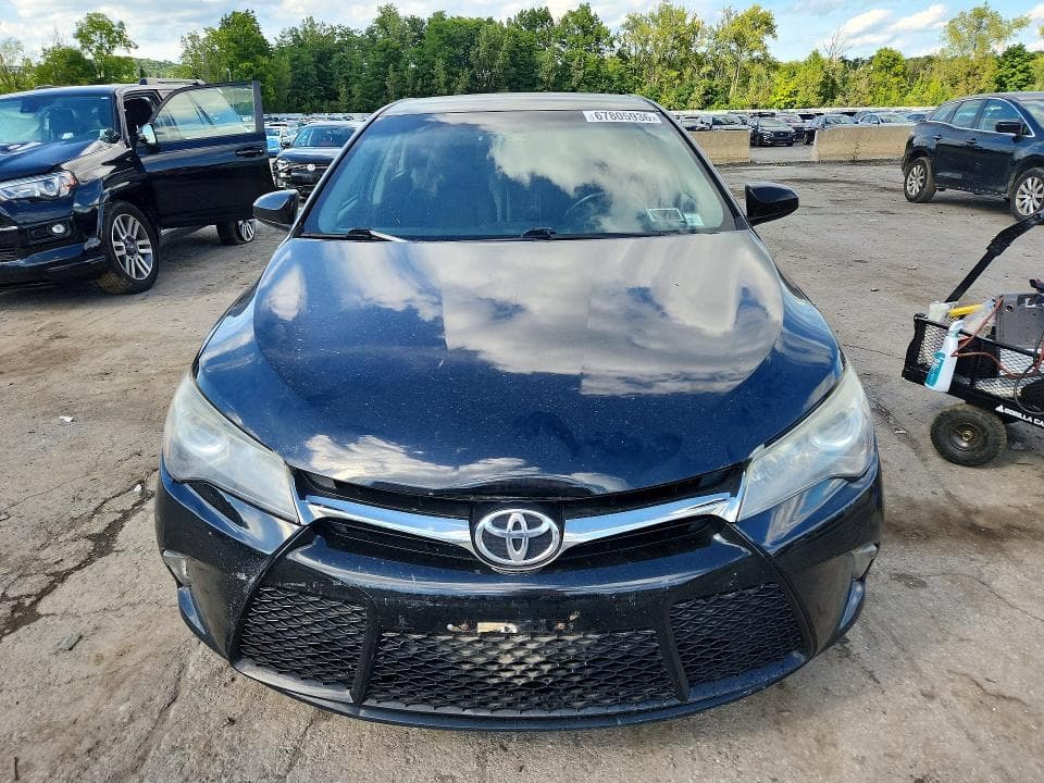 2017 TOYOTA CAMRY SE 5