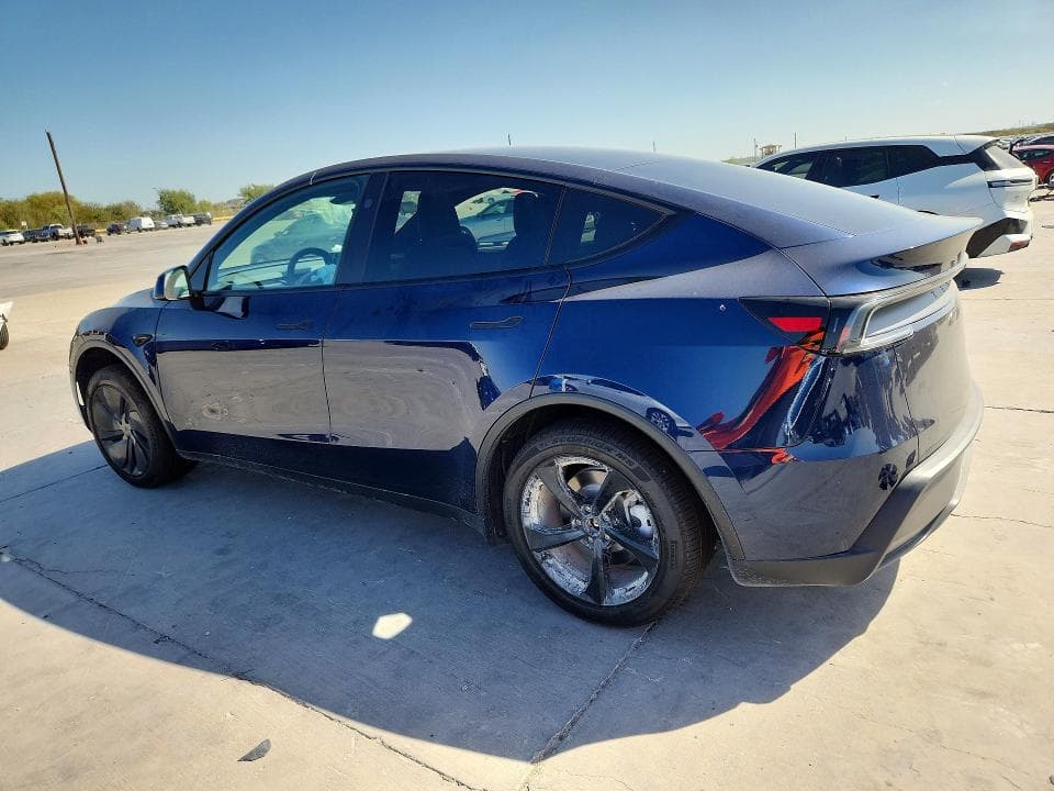2026 TESLA MODEL Y 2