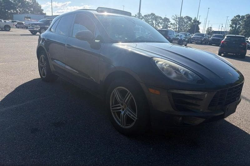 2017 PORSCHE MACAN - 1