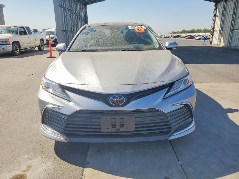 2023 TOYOTA CAMRY XLE 5