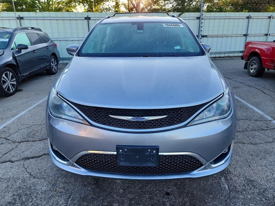 2019 CHRYSLER PACIFICA TOURING L 5