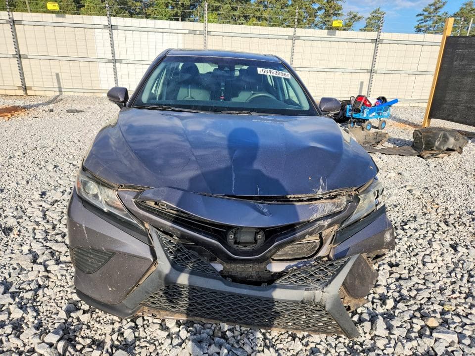 2018 TOYOTA CAMRY SE 5
