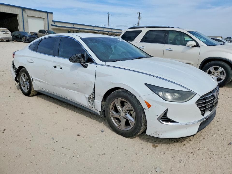2022 HYUNDAI SONATA SE 4