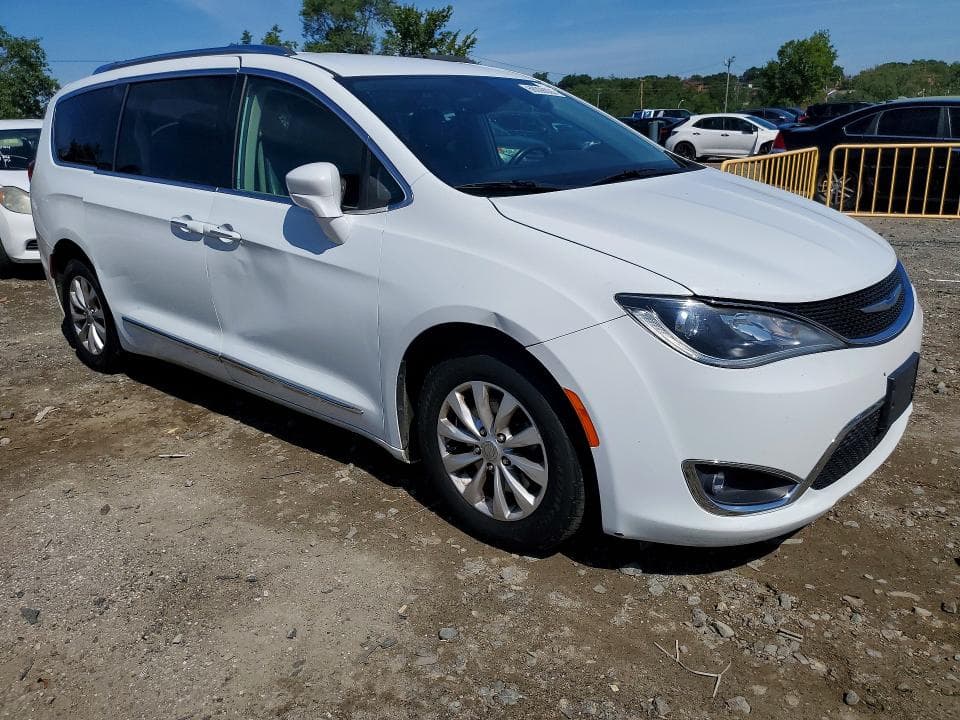 2019 CHRYSLER PACIFICA 4