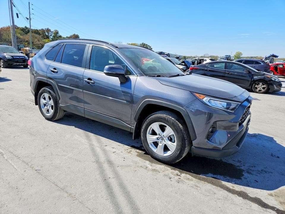2019 TOYOTA RAV4 XLE 4