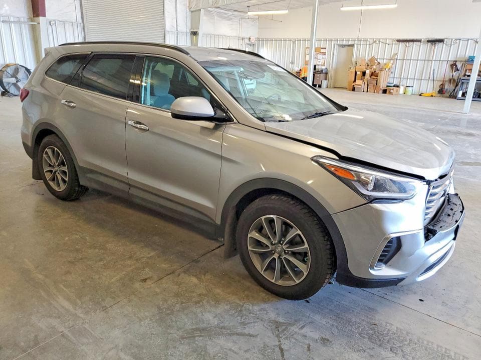2017 HYUNDAI SANTA FE SE 4