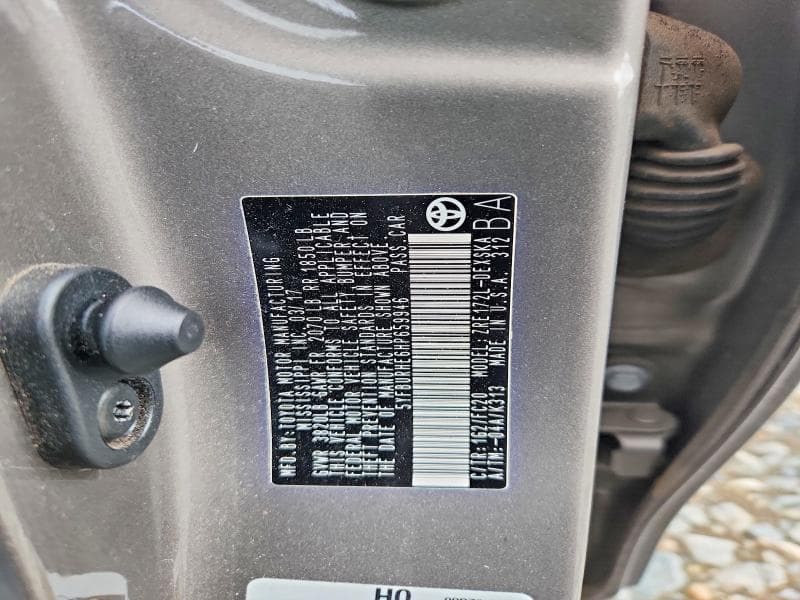 2017 TOYOTA COROLLA SE 12