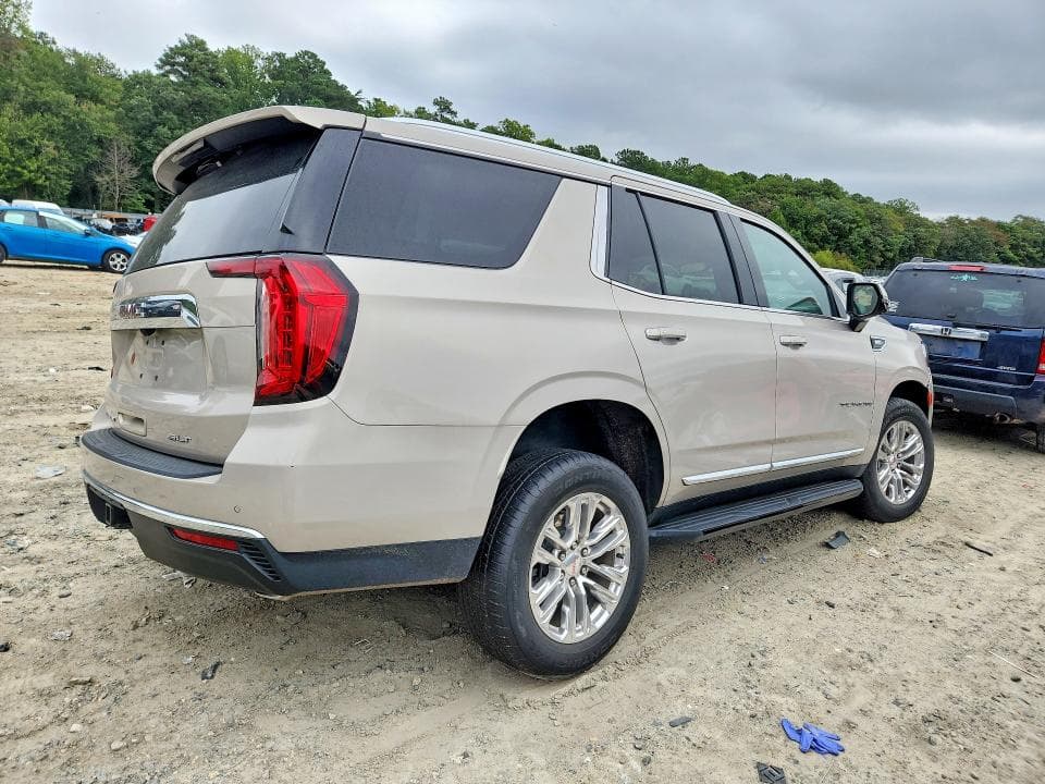 2022 GMC YUKON SLT 3