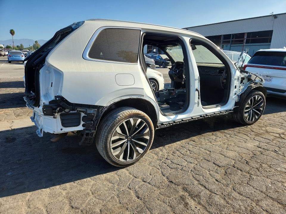 2025 VOLVO XC90 PLUS 3