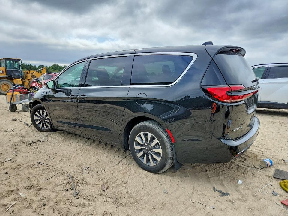 2022 CHRYSLER PACIFICA HYBRID TOURING L 2