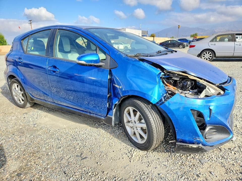 2017 TOYOTA PRIUS C ONE 4