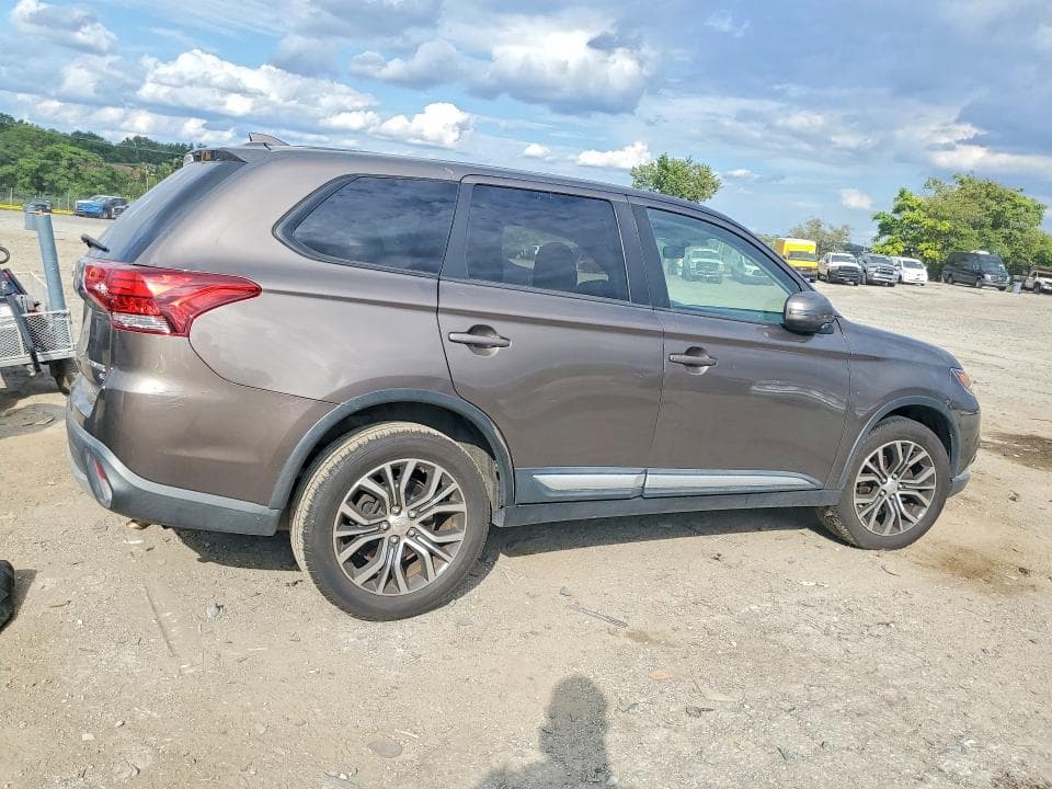 2017 MITSUBISHI OUTLANDER SE 3