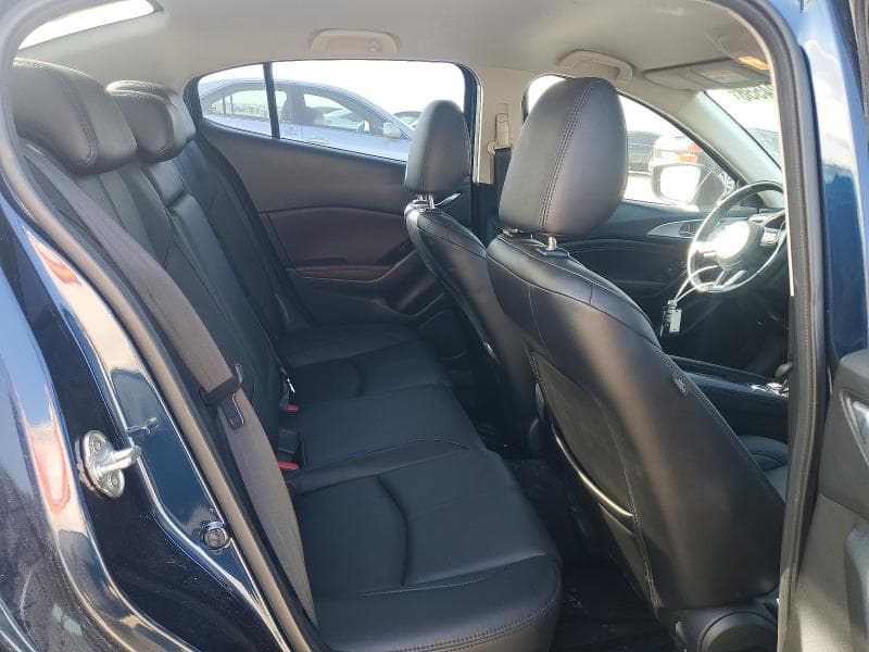 2018 MAZDA 3 TOURING 10