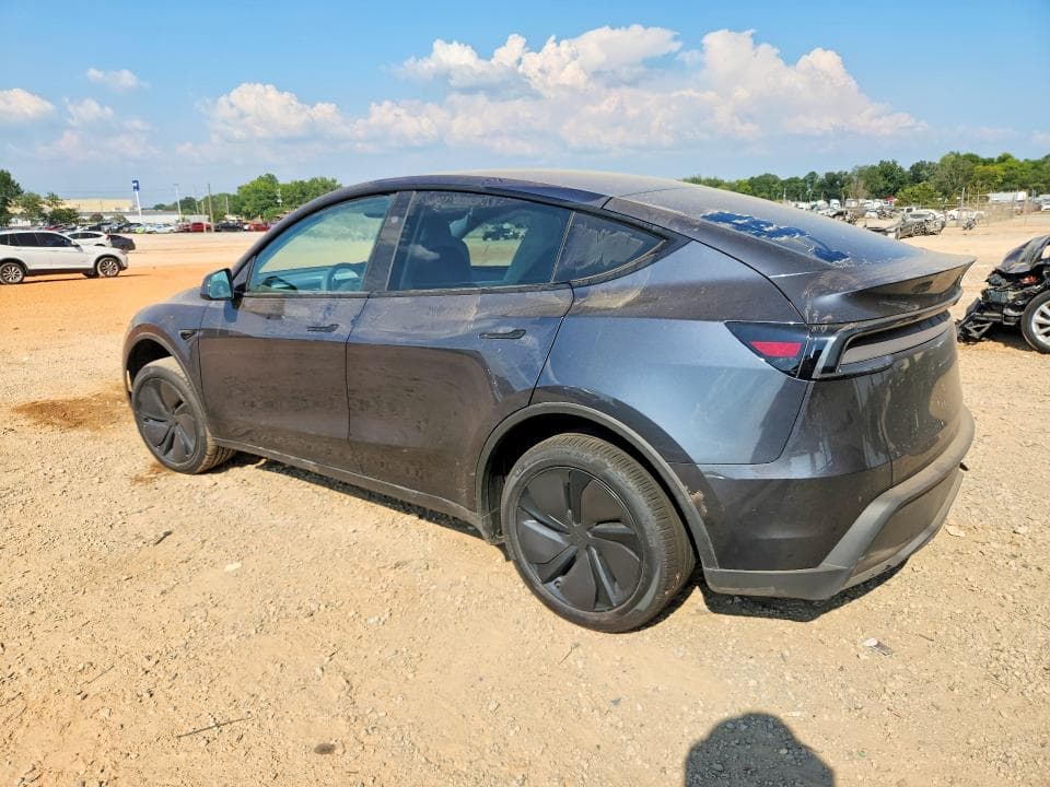 2026 TESLA MODEL Y 2