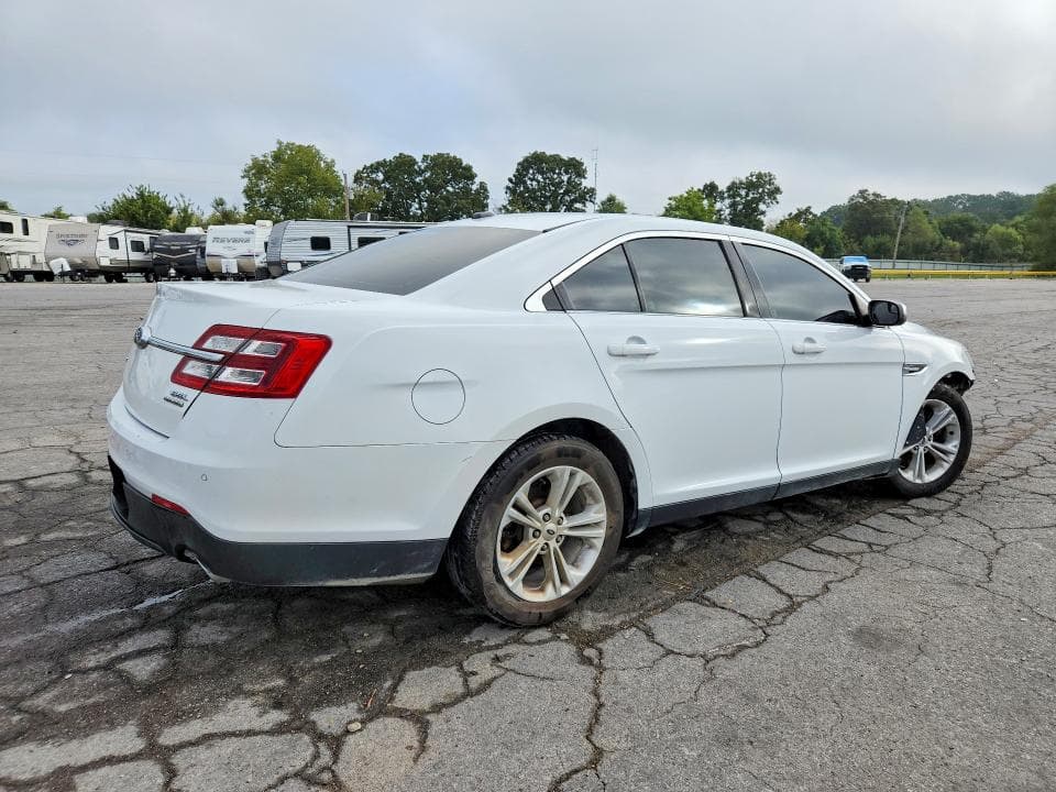 2018 FORD TAURUS SEL 3