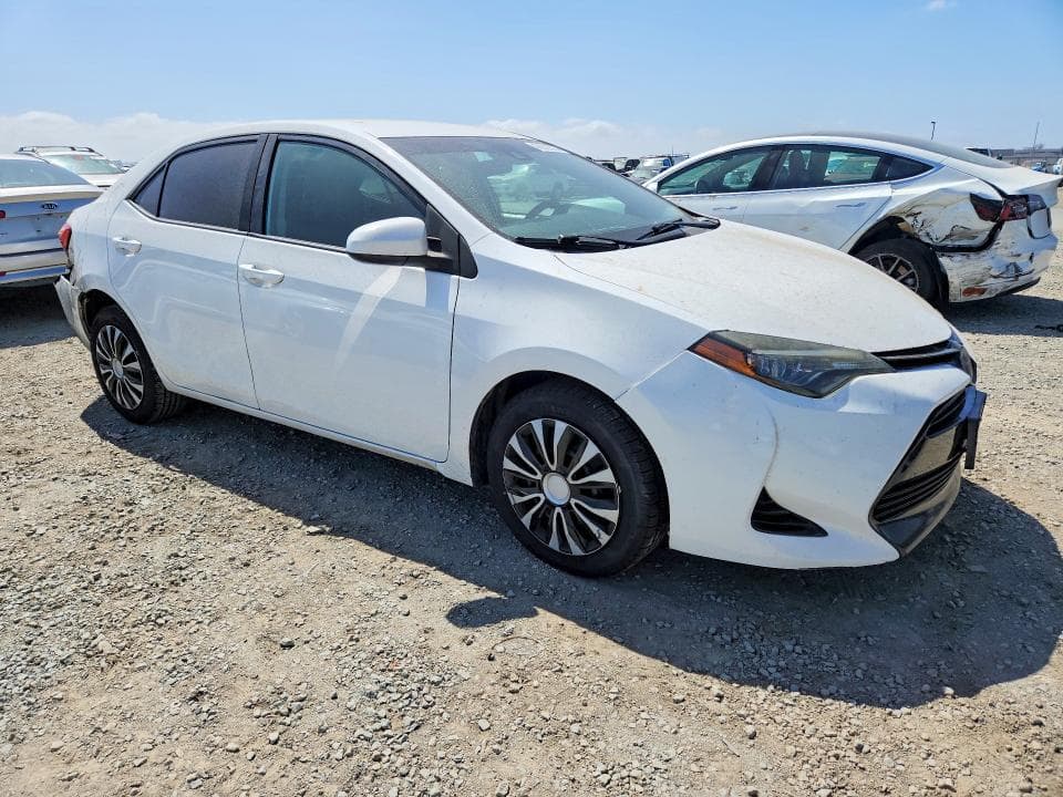 2018 TOYOTA COROLLA LE 4