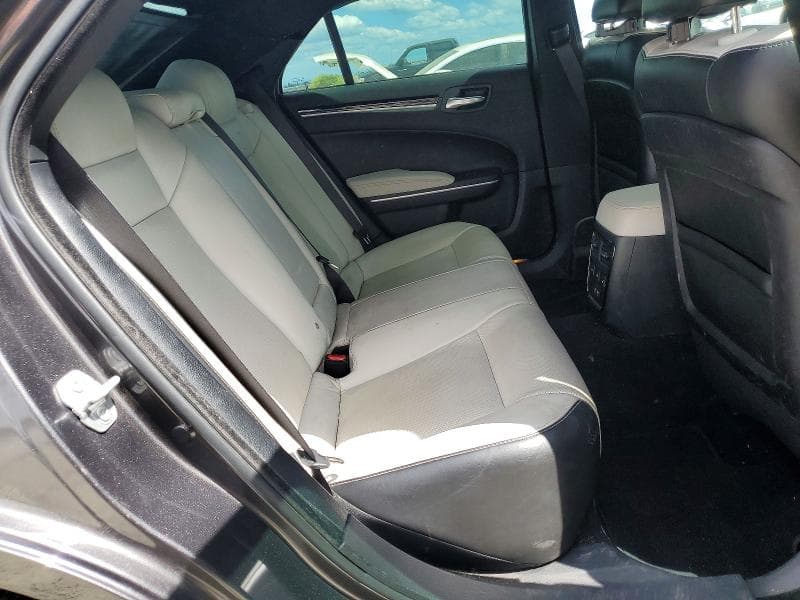 2019 CHRYSLER 300 S 10