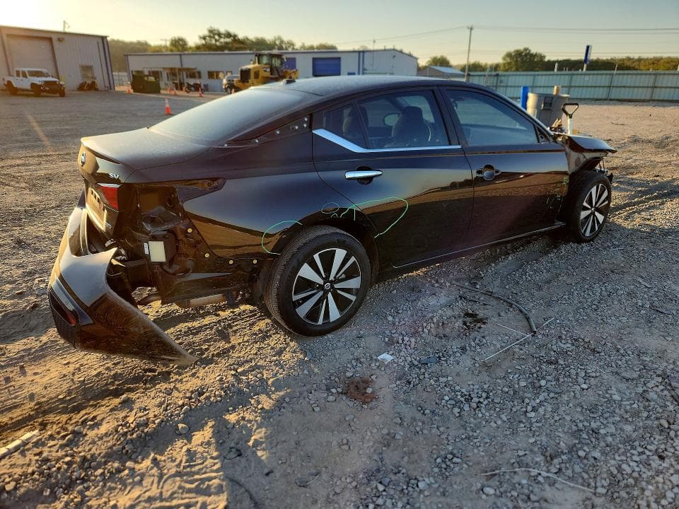 2022 NISSAN ALTIMA SV 3