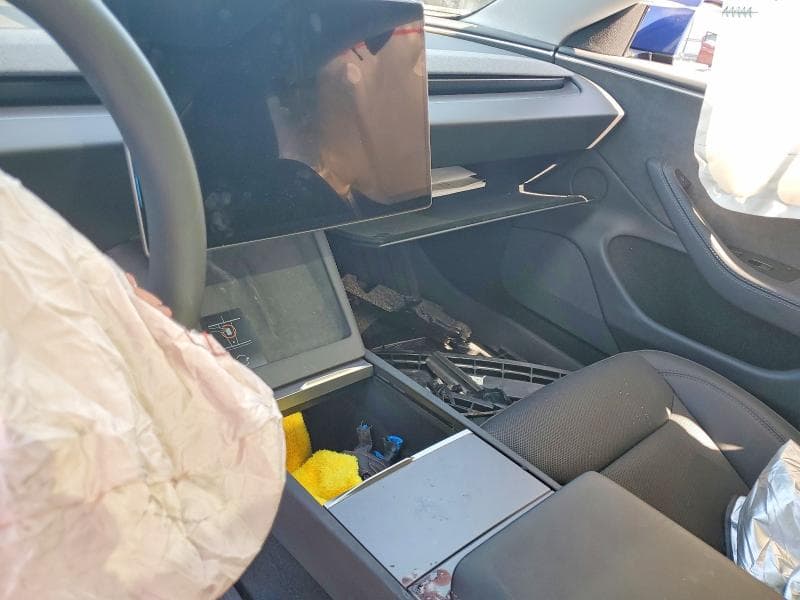 2025 TESLA MODEL 3 9