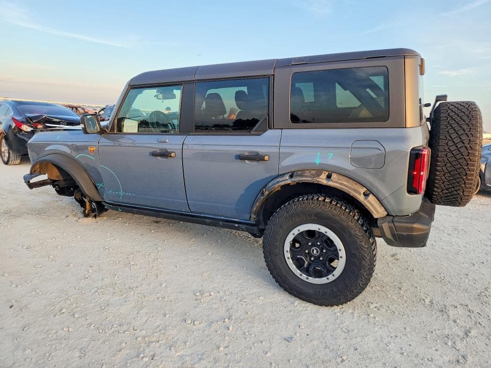2023 FORD BRONCO BASE 2